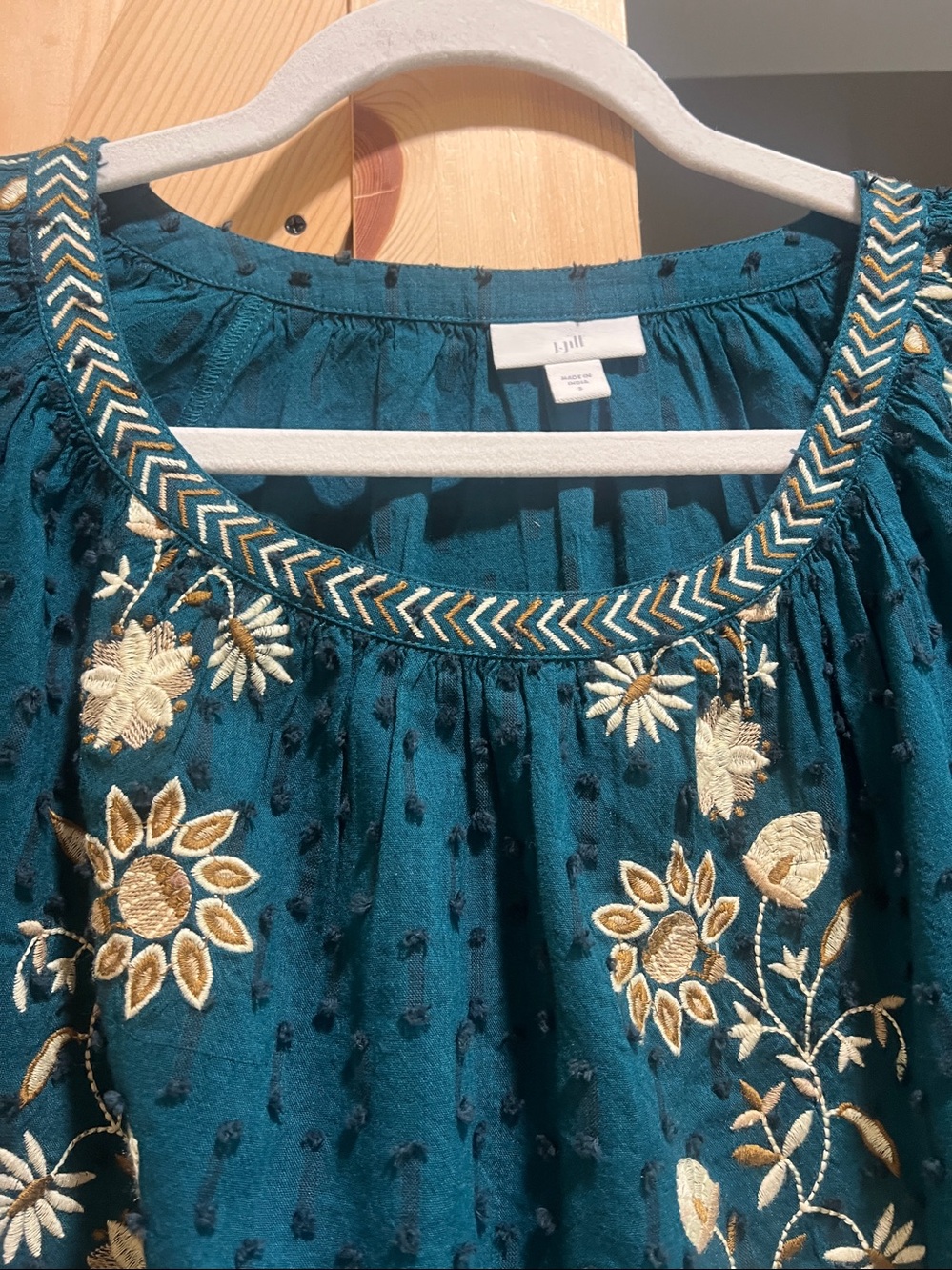 J. Jill Teal Tunic with Cream Floral Embroidery size small - Picture 3 of 9